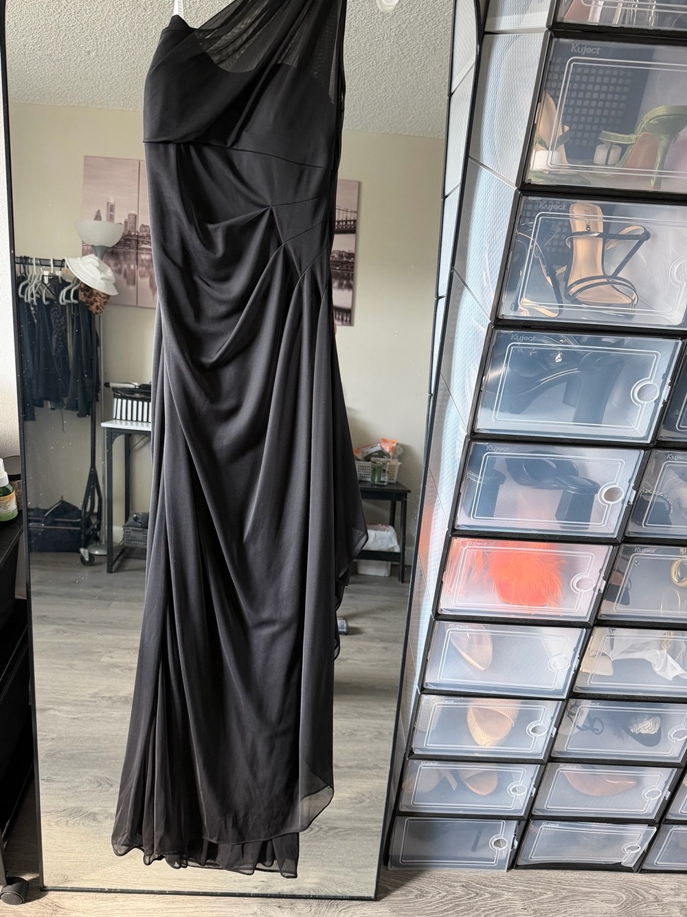 Elegant Black One-Shoulder Evening Dress